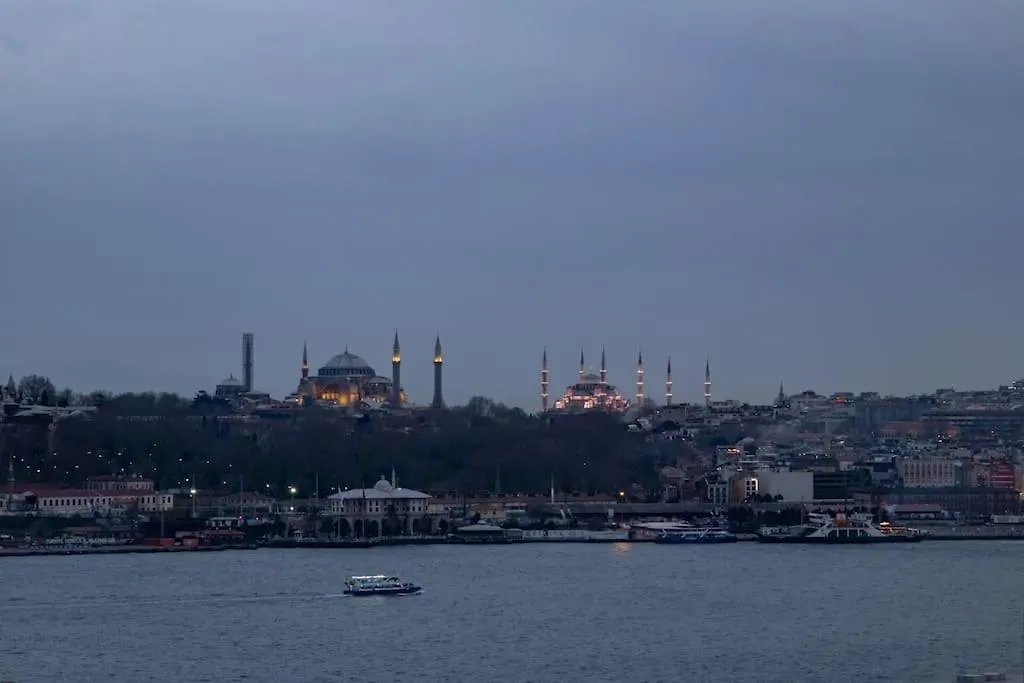 Bosphorus View In Superior Flat Apartment Istanbul